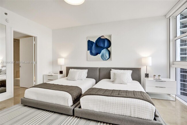 Building Photo - 400 Alton Rd