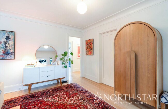Building Photo - Classic Portland Home Heart of Irvington