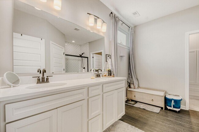 Building Photo - 1585 Nettle Ct