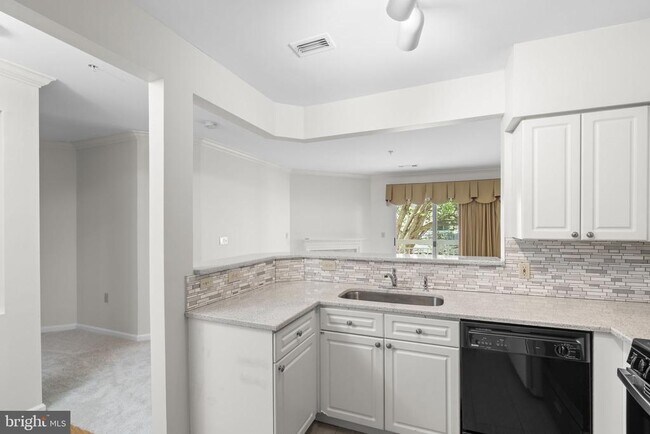 Building Photo - 12915 Alton Square