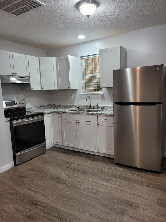 Building Photo - 966 Grayton Rd