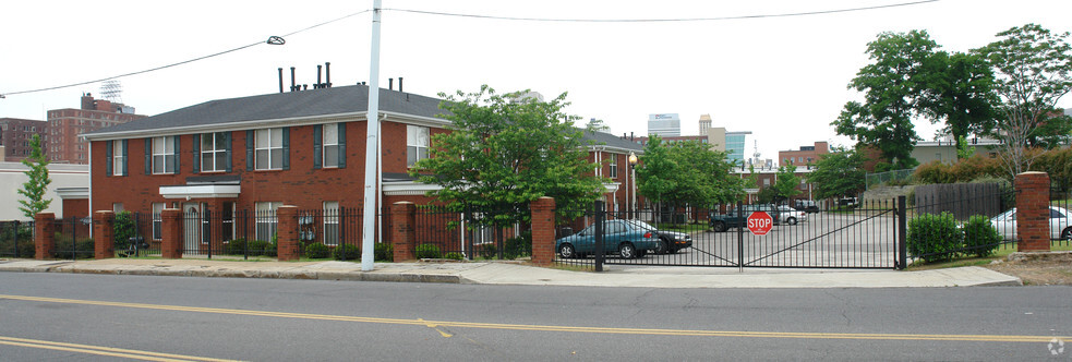 Building Photo - Owens Place Townhomes