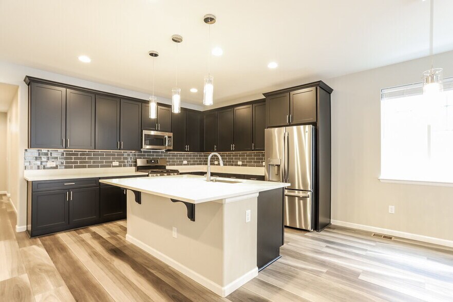 Building Photo - 26442 E Moraine Pl