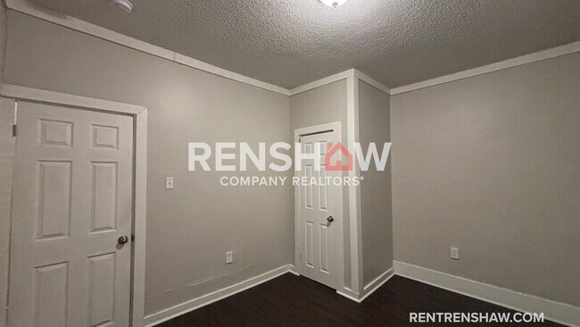 Building Photo - 689 Baltimore St