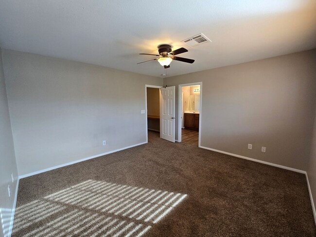 Building Photo - A Stunning 3 Bedroom Home in Henderson