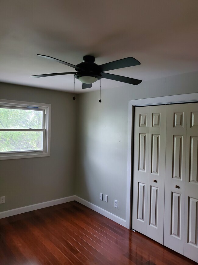 2nd bedroom - 9830 McKinley St