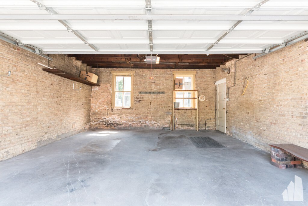 Building Photo - 3710 N Damen Ave