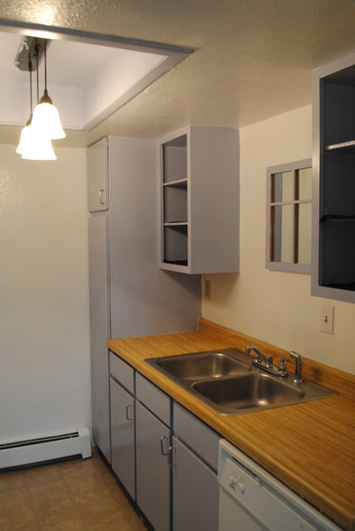 Building Photo - 1140 Walnut Ave