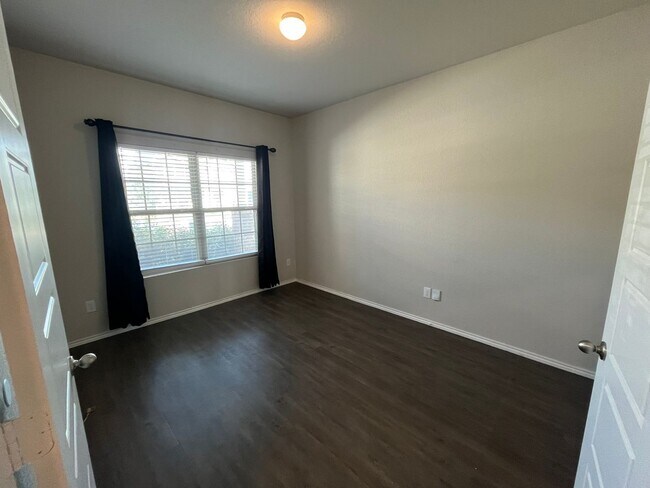 Building Photo - 7923 Navarro Mls