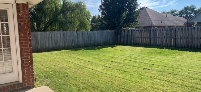 Building Photo - Great location!  4 Bedroom 2 bath