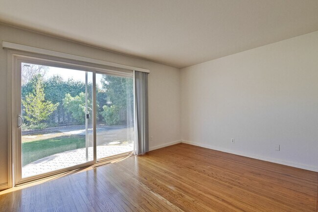 Building Photo - Wow! What a Great Home! Available Soon!