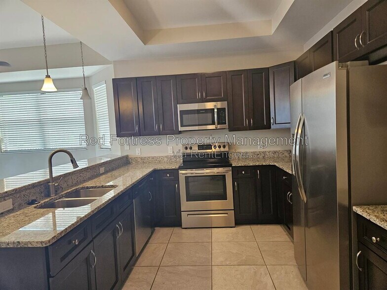 Building Photo - 421 SW 47th Terrace