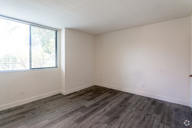 2BR,2BA-1,000SF- Bedroom - Bakman Apartments