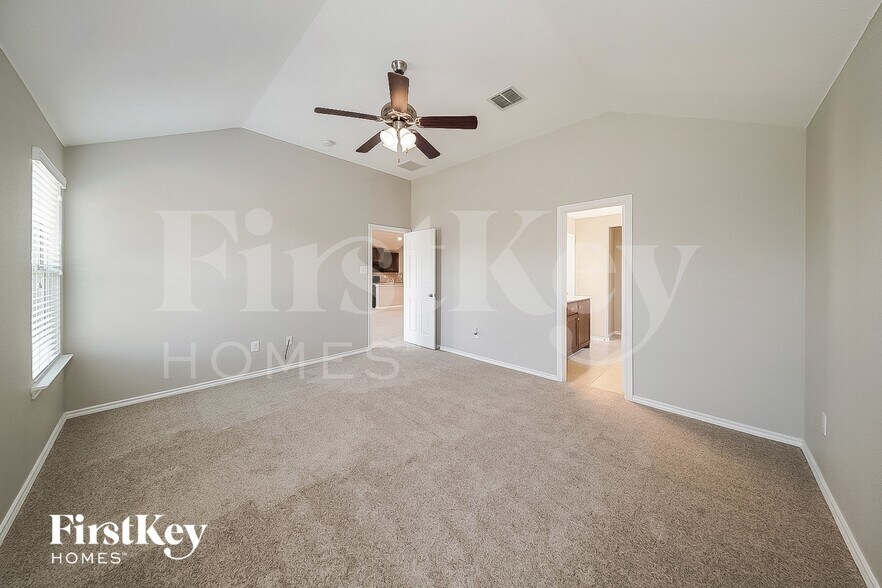 Building Photo - 2513 Weatherford Heights Dr