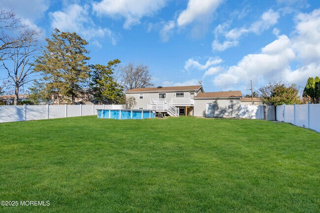 Building Photo - 353 Cokes Dr