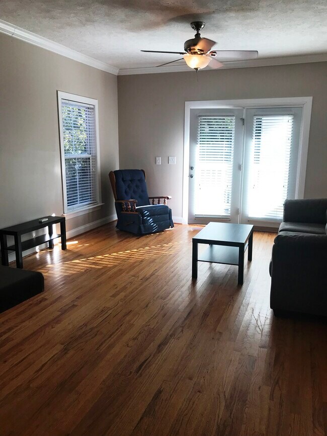 Building Photo - 103 Pickens St