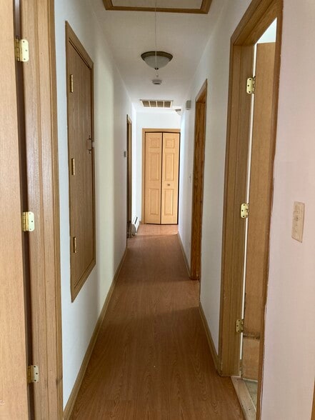 Building Photo - 638 Pearl St