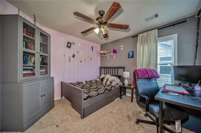 Building Photo - 5405 Falls Landing Dr
