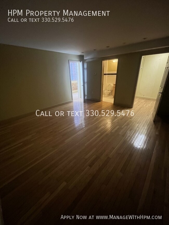 Building Photo - 2404 Prospect Ave E