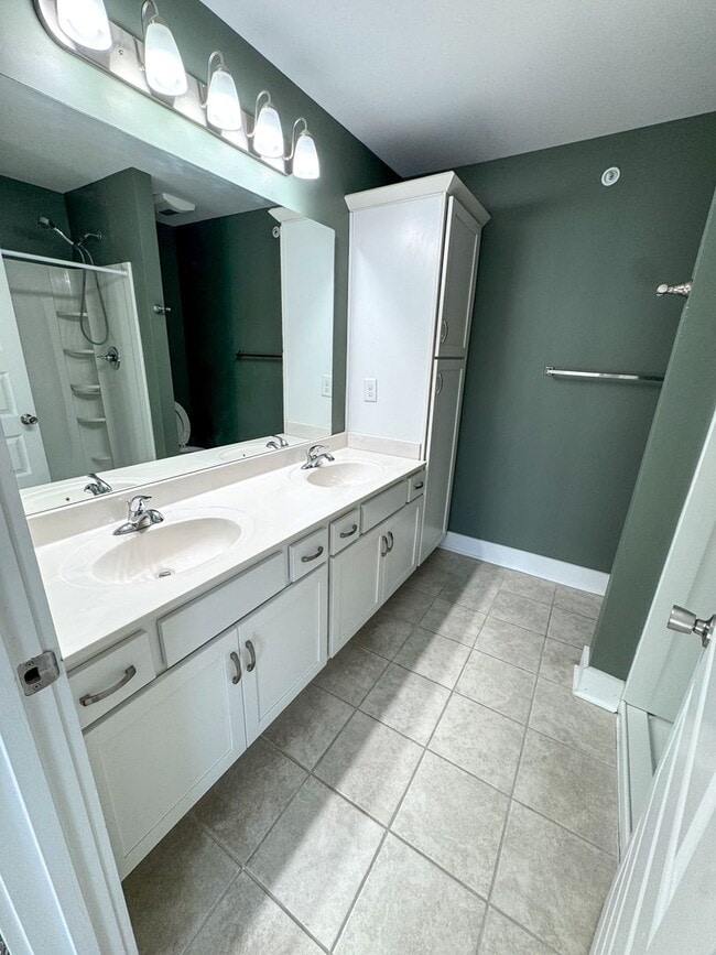 Building Photo - 4002 Currant Ct