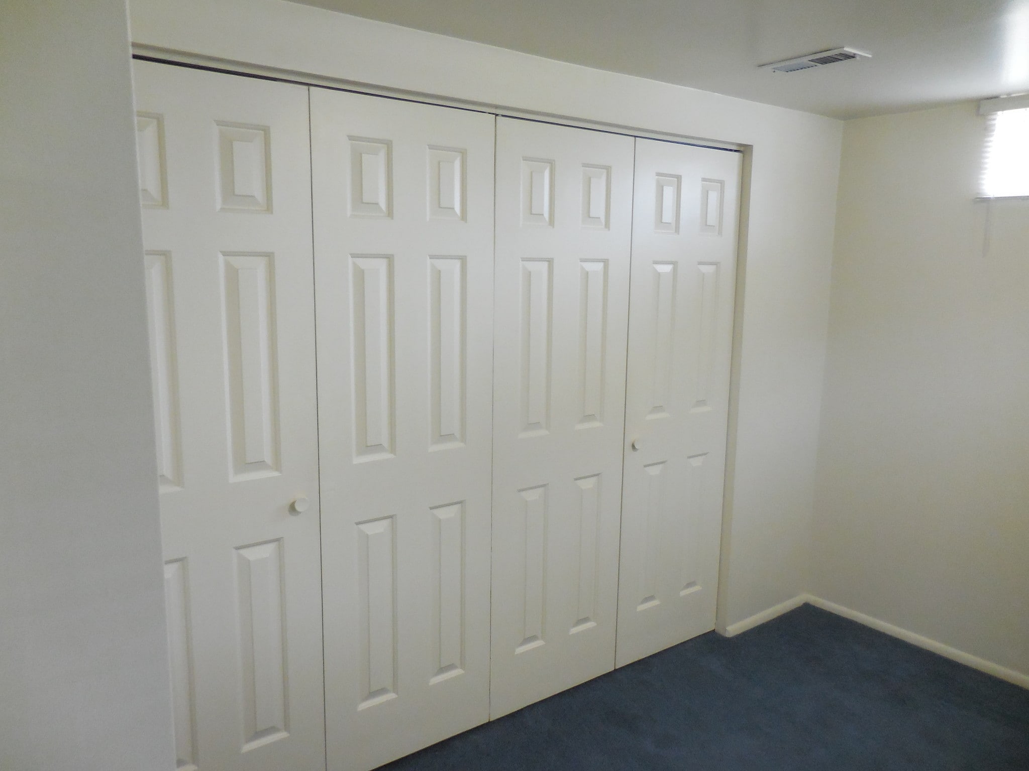 Building Photo - 977 E 5600 S