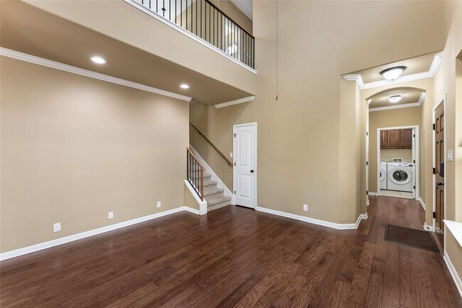 Building Photo - 13400 Briarwick Dr
