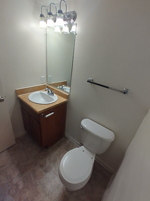 Building Photo - 600 Reusens Rd