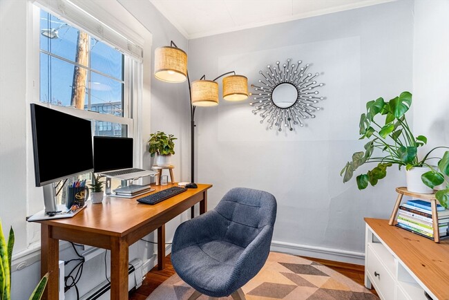 Building Photo - 87 Condor St