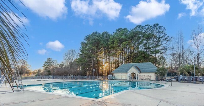 Building Photo - 9300 Greythorne Way