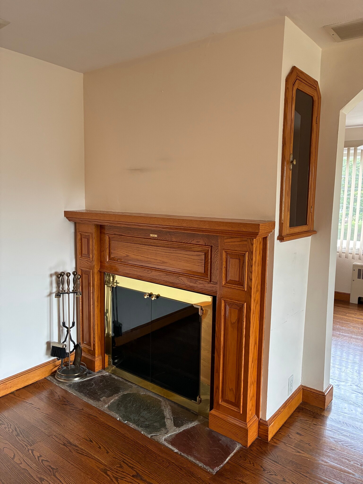 Real wood fireplace - 197 Carter Ln
