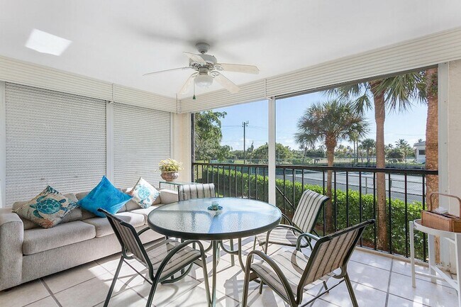 Building Photo - 275 Palm Ave