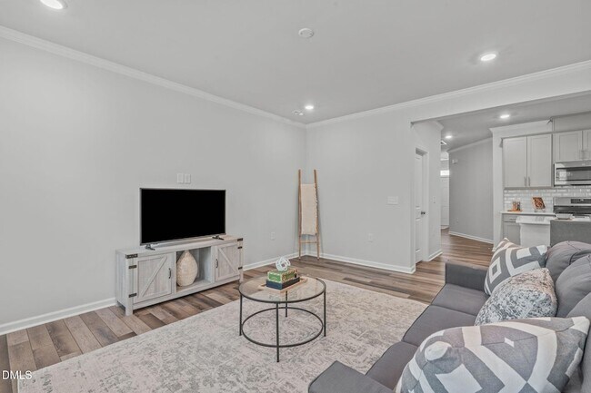 Building Photo - 1818 Porch Swing Wy