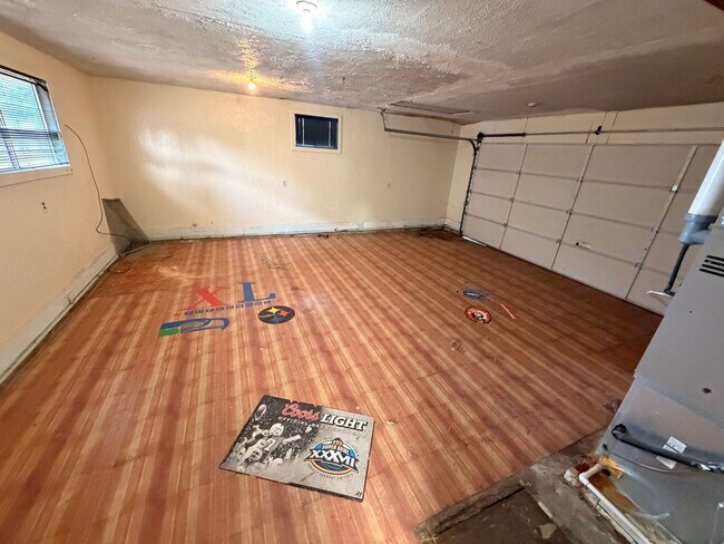 Building Photo - 5858 Shasta Way