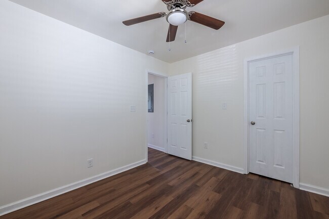 Building Photo - 450 Paines Ave NW