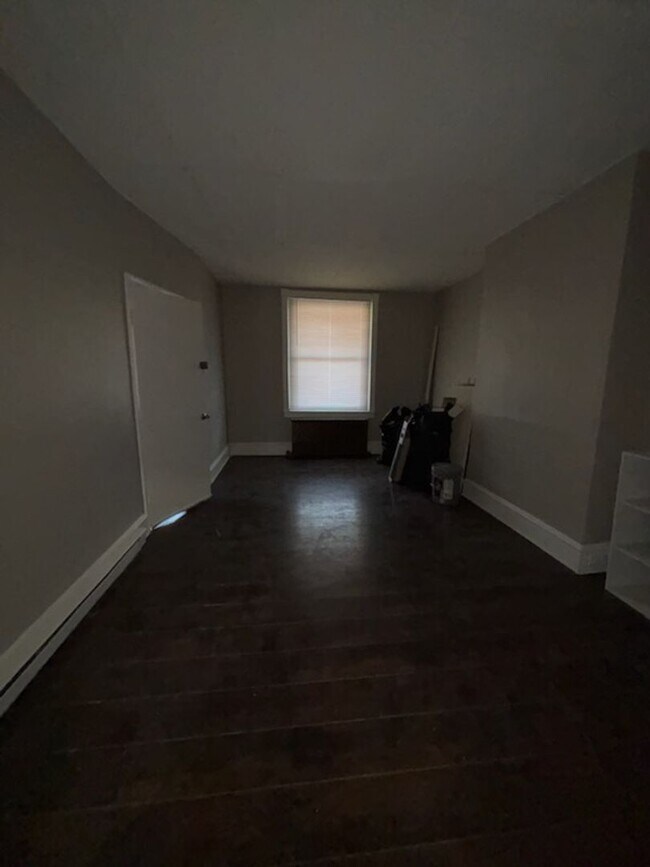 Building Photo - 3258 Frankford Ave