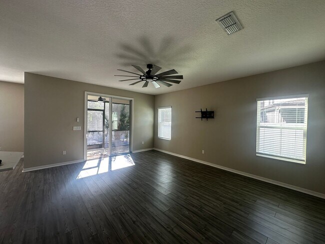 Building Photo - 101 Sailors Landing Ct