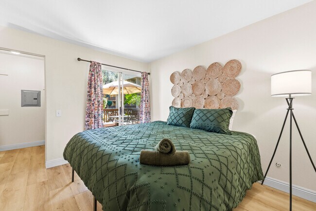 Building Photo - 6202 Friars Rd