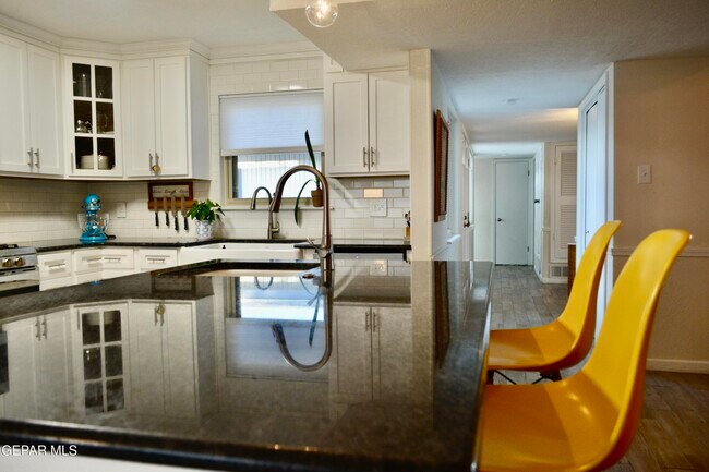 Building Photo - 10640 Vista Alegre Dr