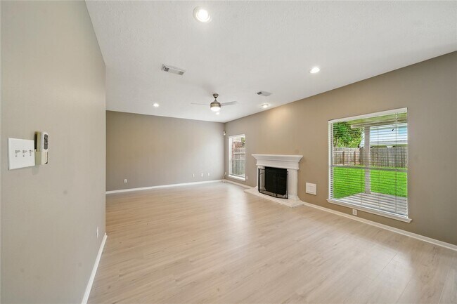 Building Photo - 3119 Waters Way Dr