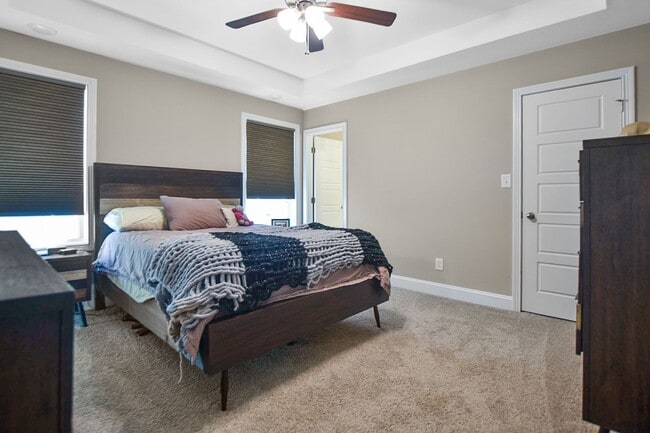 Building Photo - Pet Friendly Three Bedroom!