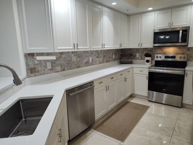 Building Photo - 1065 Borghese Ln