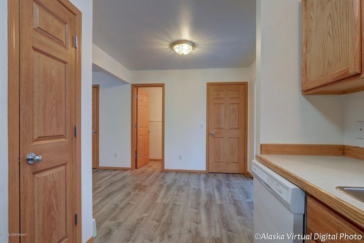 Building Photo - 1055 E Klatt Rd