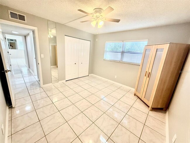 Building Photo - 4500 E Bay Dr