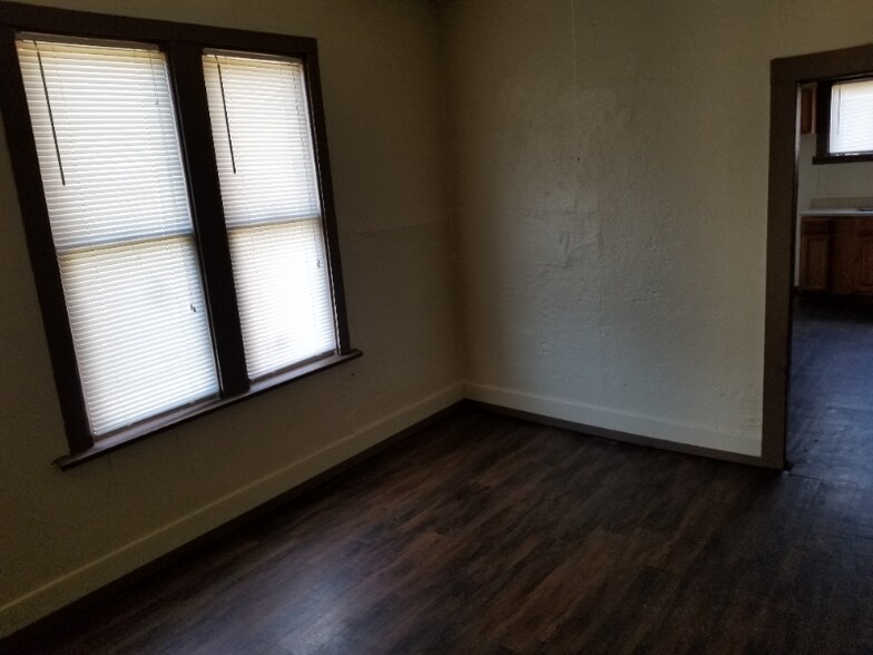 Building Photo - 261 Bellview St