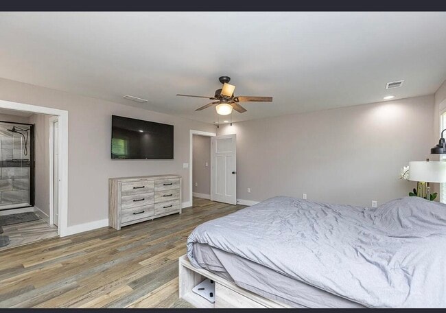Building Photo - 647 Four Winds Dr
