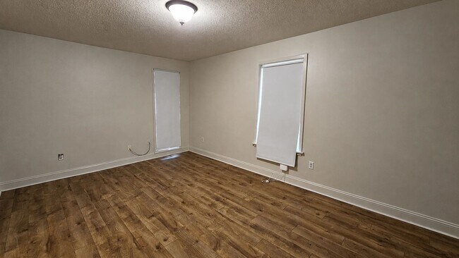 Building Photo - 89 Ericson Rd
