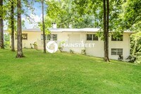 Building Photo - 3 Bedroom Pet-Friendly Home in FULTONDALE, AL with Main Street Renewal