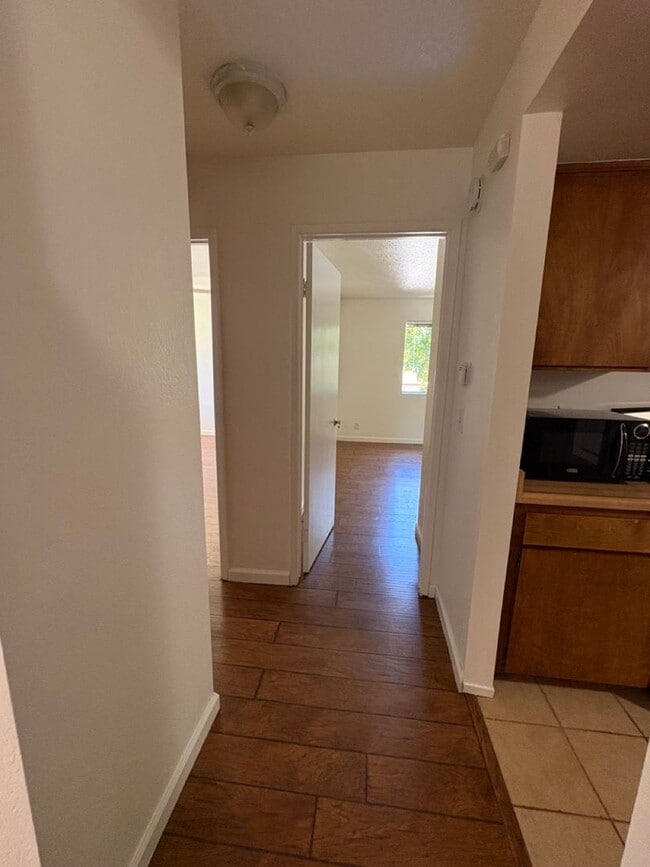 Building Photo - Spacious 2-Bedroom Apartment in Atascadero – Available Now!