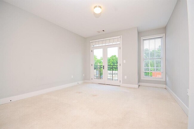 Building Photo - 1300 DeKalb Ave NE