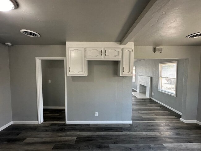 Building Photo - APPLY FOR THIS BEAUTIFUL HOME TODAY!